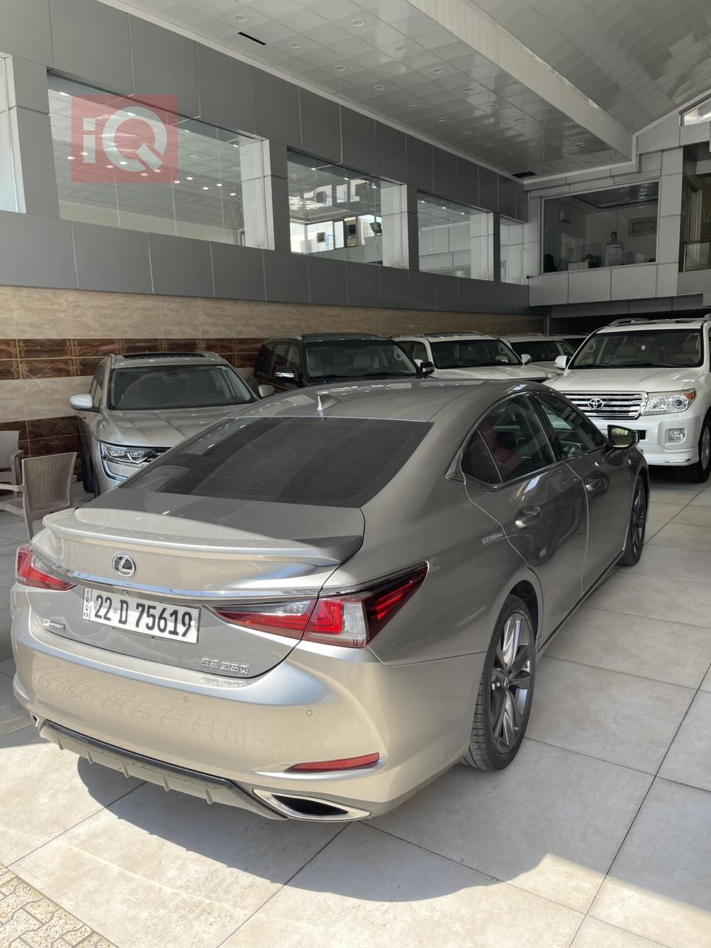 Lexus ES